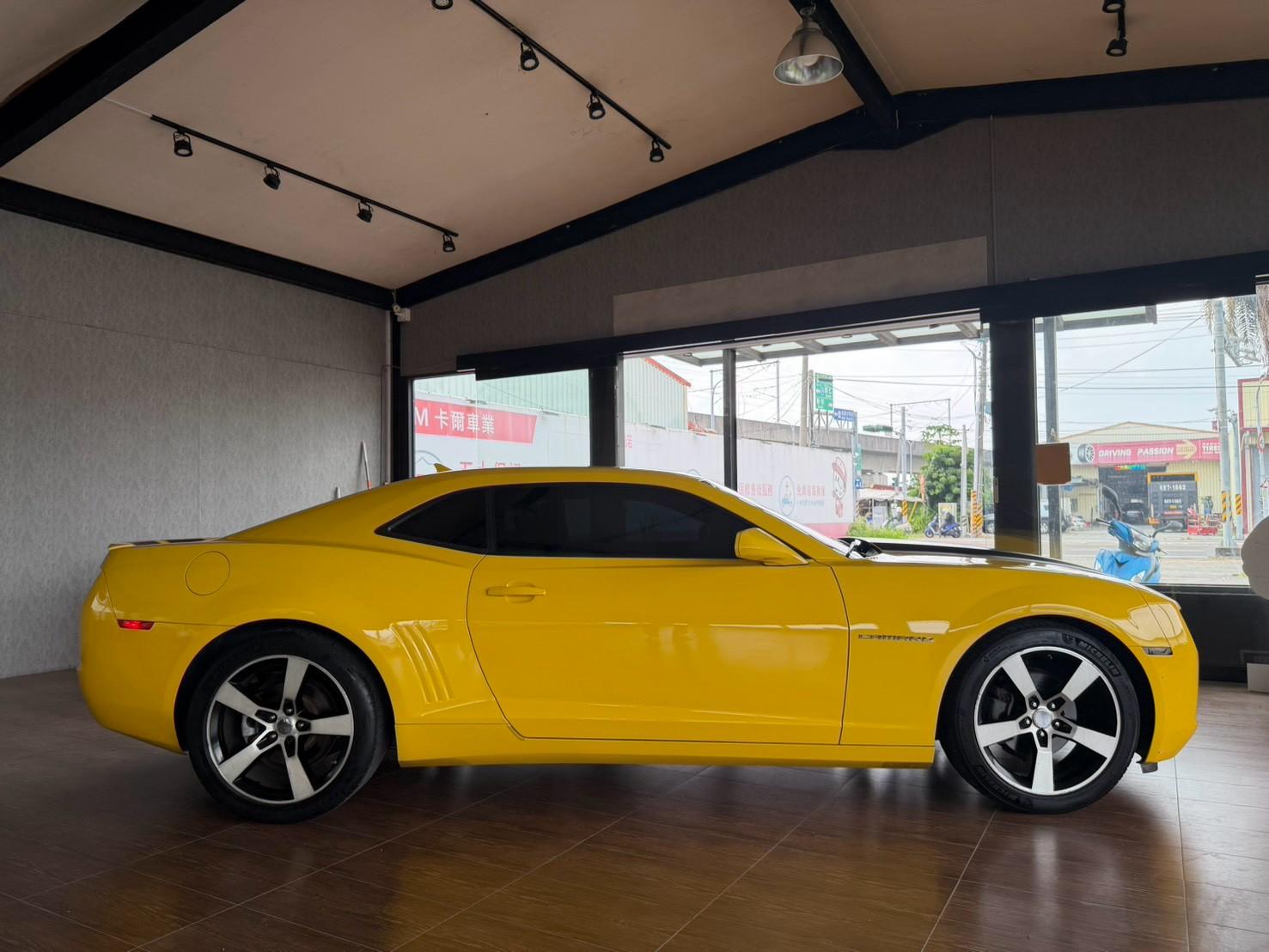 2012 Chevrolet Camaro LT 黄色