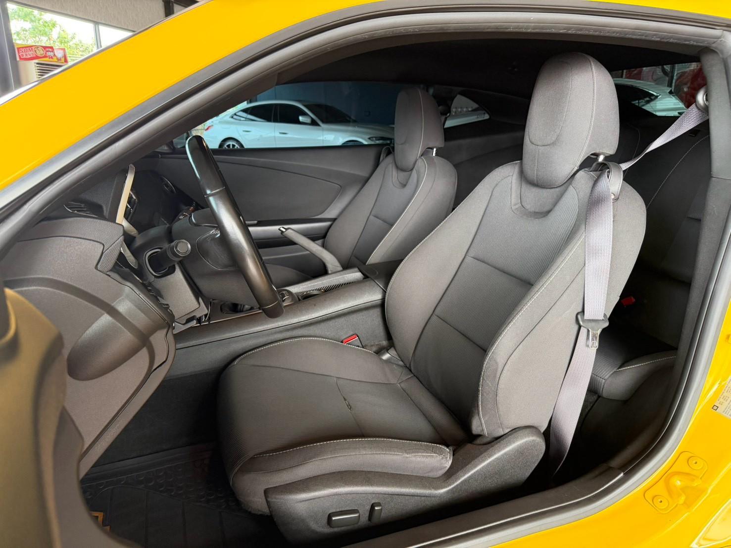 2012 Chevrolet Camaro LT 黄色