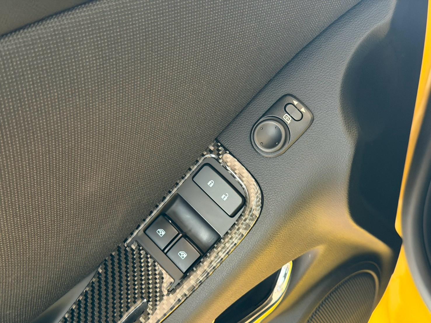 2012 Chevrolet Camaro LT 黄色