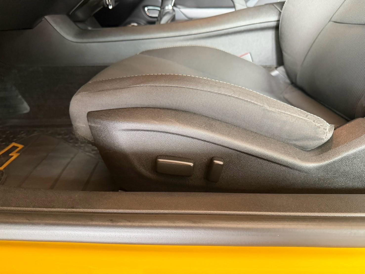 2012 Chevrolet Camaro LT 黄色