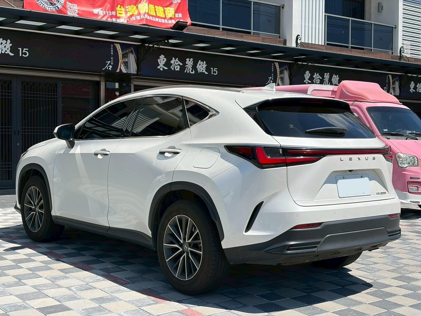 2024 Lexus NX200 菁英版 白