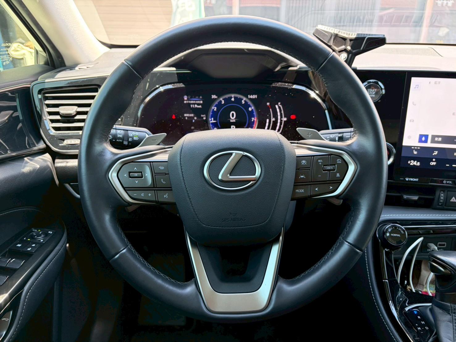 2024 Lexus NX200 菁英版 白