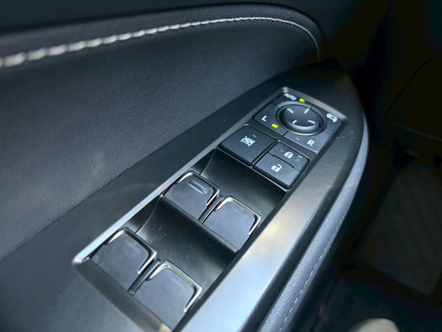 2024 Lexus NX200 菁英版 白