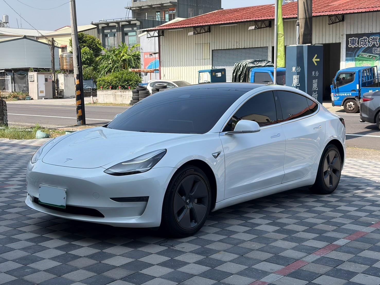 2020 Tesla Model 3 LR 白